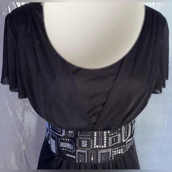 R&M Richards Short Sleeve Dress With Belt
R & M Richards
Size: 12 - Picture 2 of 9